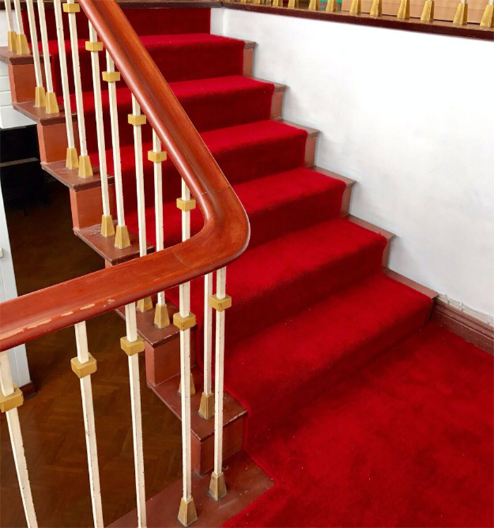 การเลือกพรมปูบันได